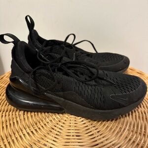 Women’s Nikes Size 7